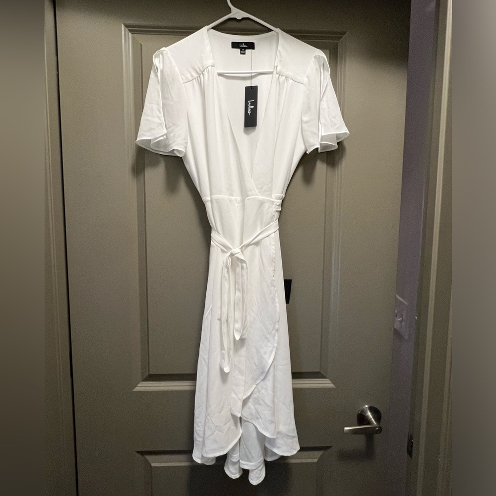 NWT Women’s White Wrap Around Dress from Lulu’s in size Medium